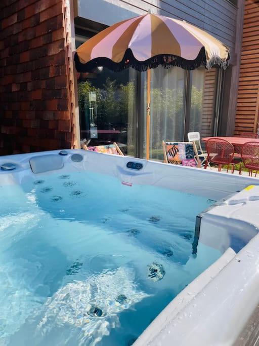 La Regate Avec Jaccuzi A 50 M Du Centre Historique Apartment Sarlat-la-Caneda Exterior photo
